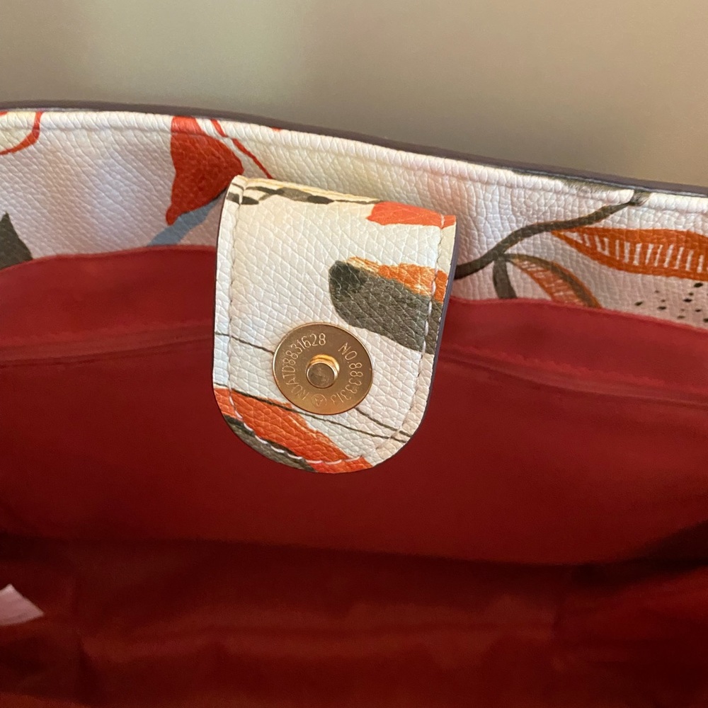 Pocketbook - Picture 4 of 10
